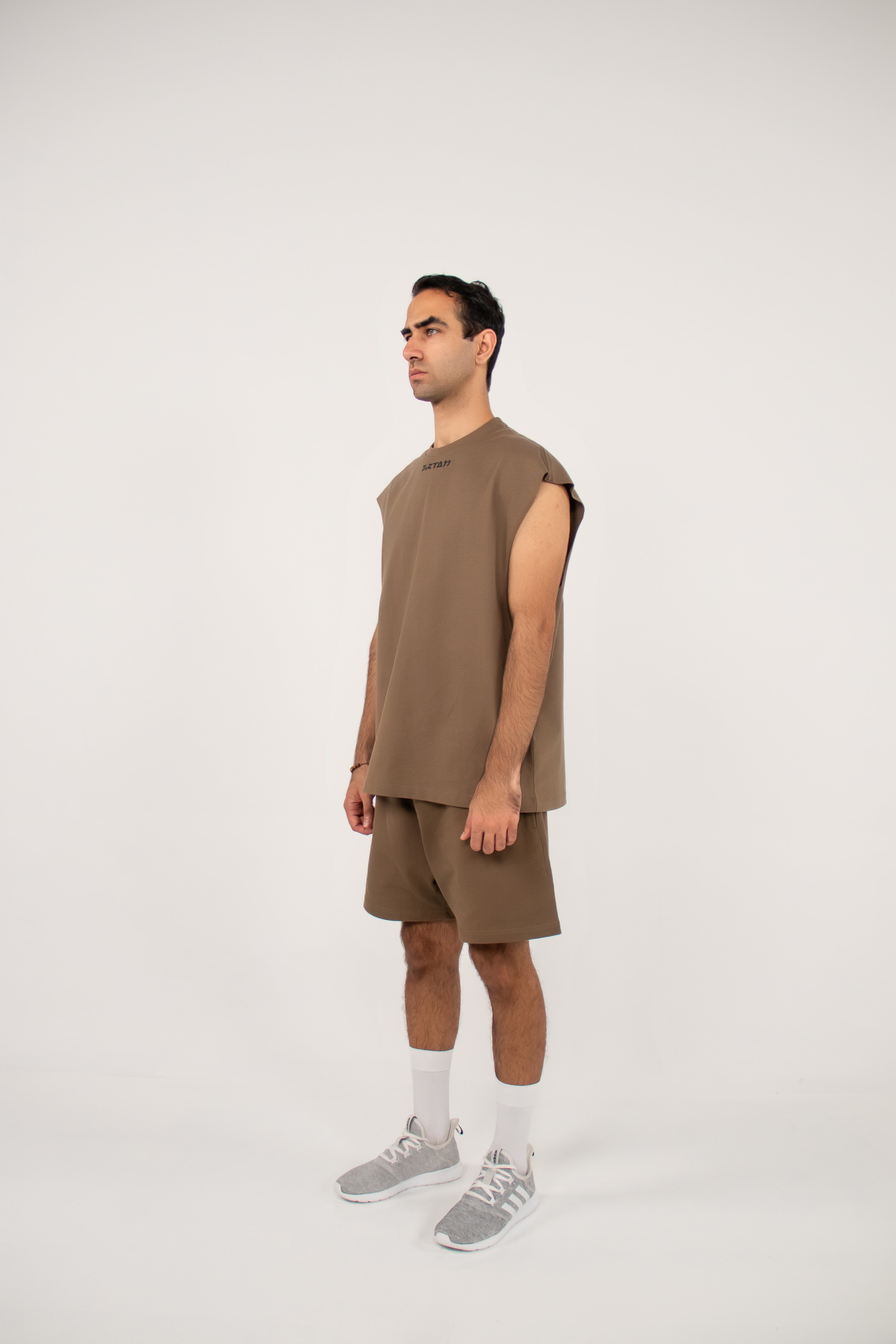 قمة ثقيلة قصيرة